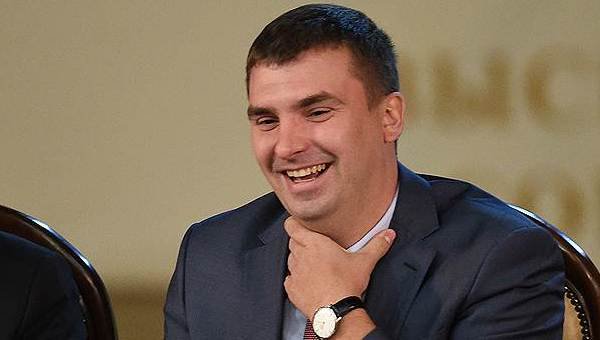 Воробьев решил оставить оскандалившегося вице-губернатора
