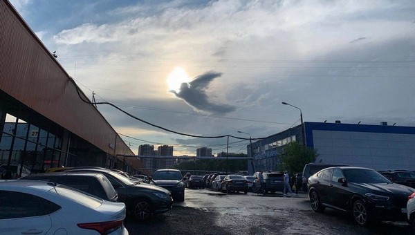 Божественное облако увидели жители столичного микрорайона