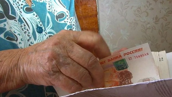 Московский таксист спас обманутую бабушку от потери денег