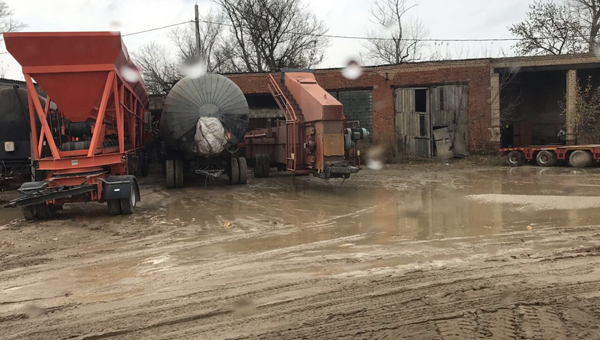 На муниципальной земле в поселке Мирный под Серпуховом начато незаконное строительство