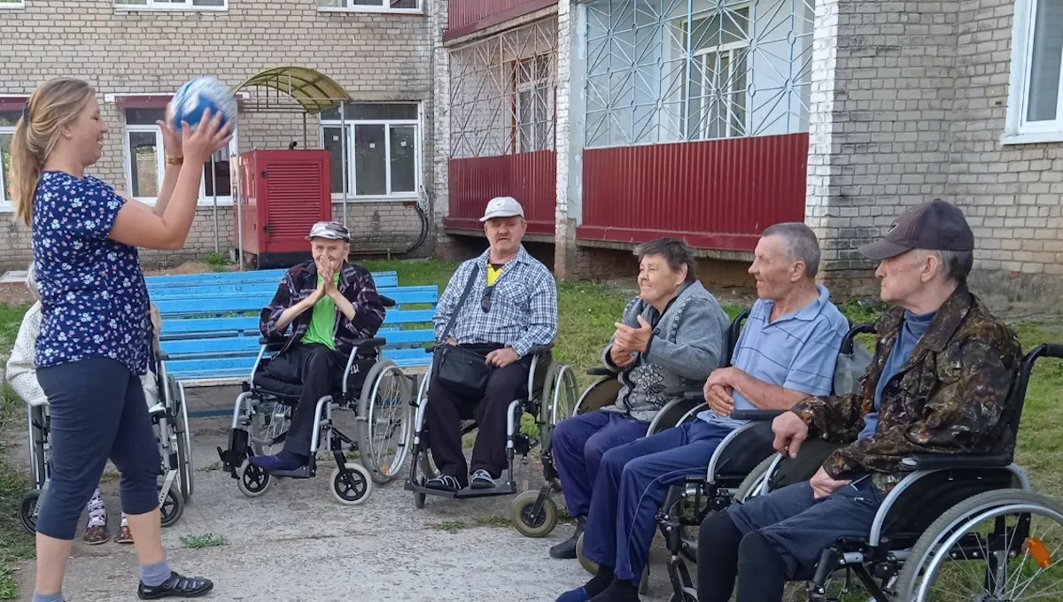 Старость в радость вместе с одноименным благотворительным фондом Лизы Олескиной