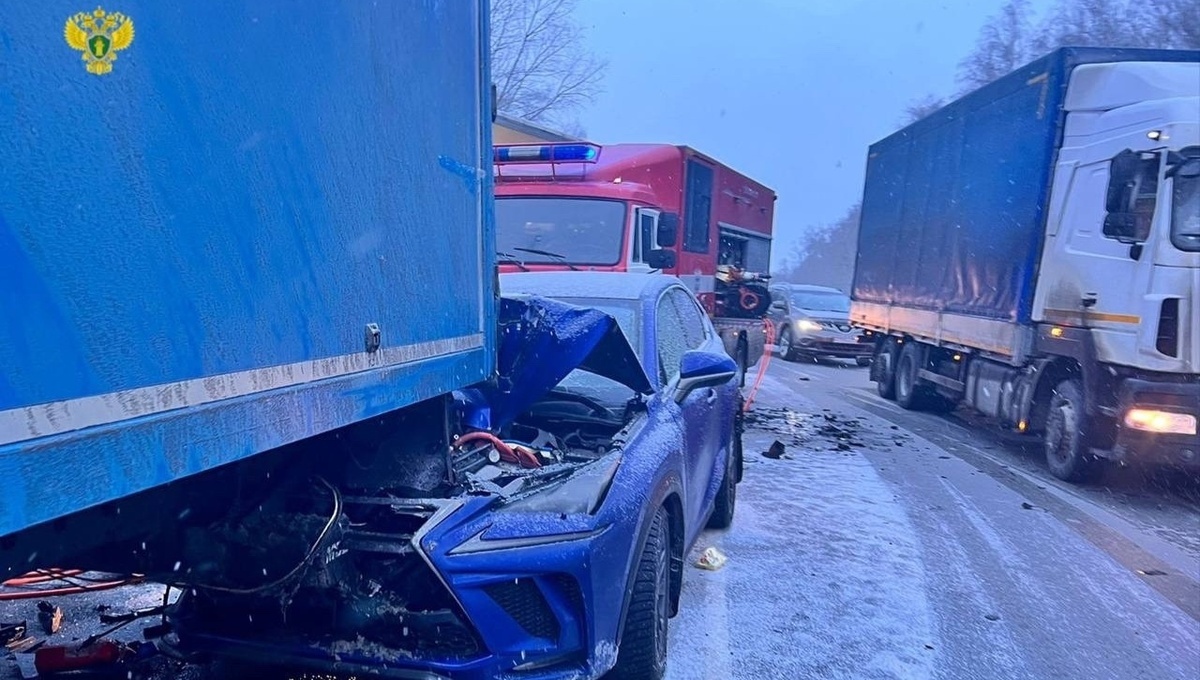 Массовая авария на Варшавском шоссе собрала шесть машин