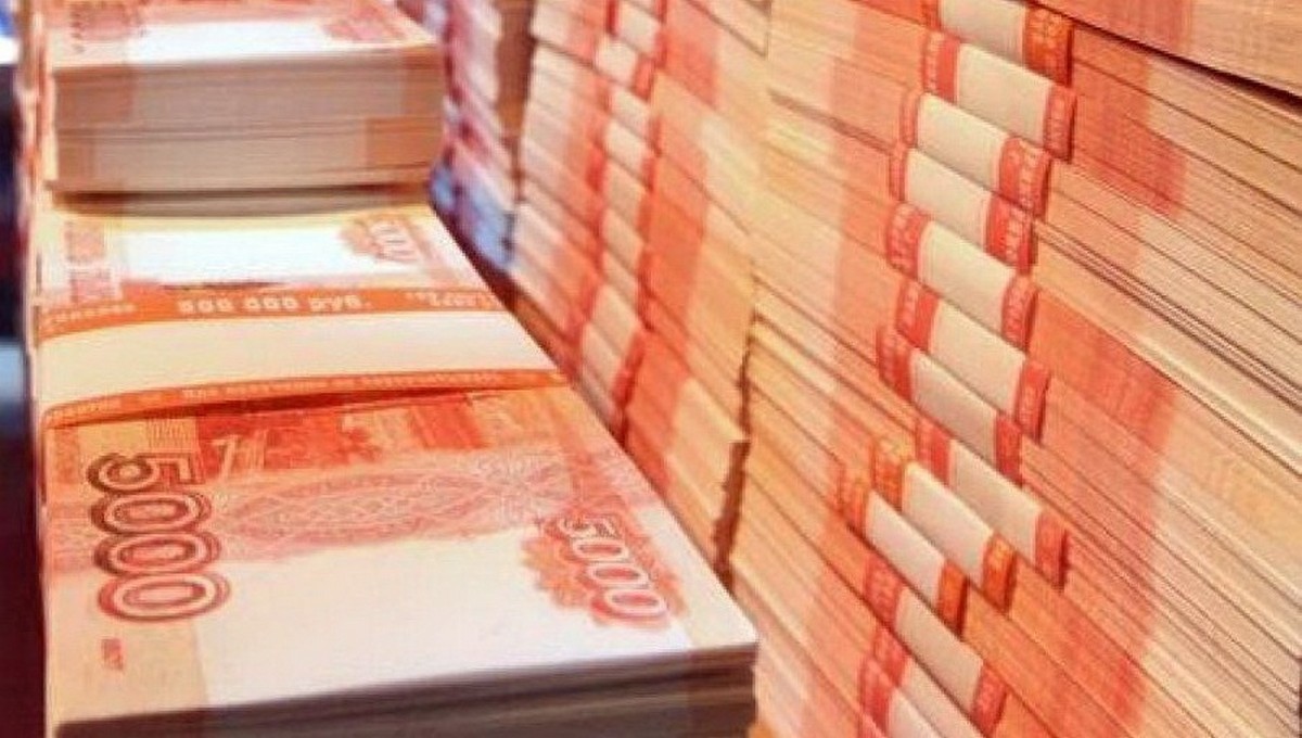 Мошенница украла 136 млн у чиновника, который перед этим украл 975 млн руб 