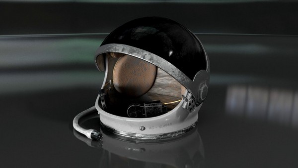 Первый тренировочный шлем для космонавтов, сделанный в Подмосковье, выставили на торги