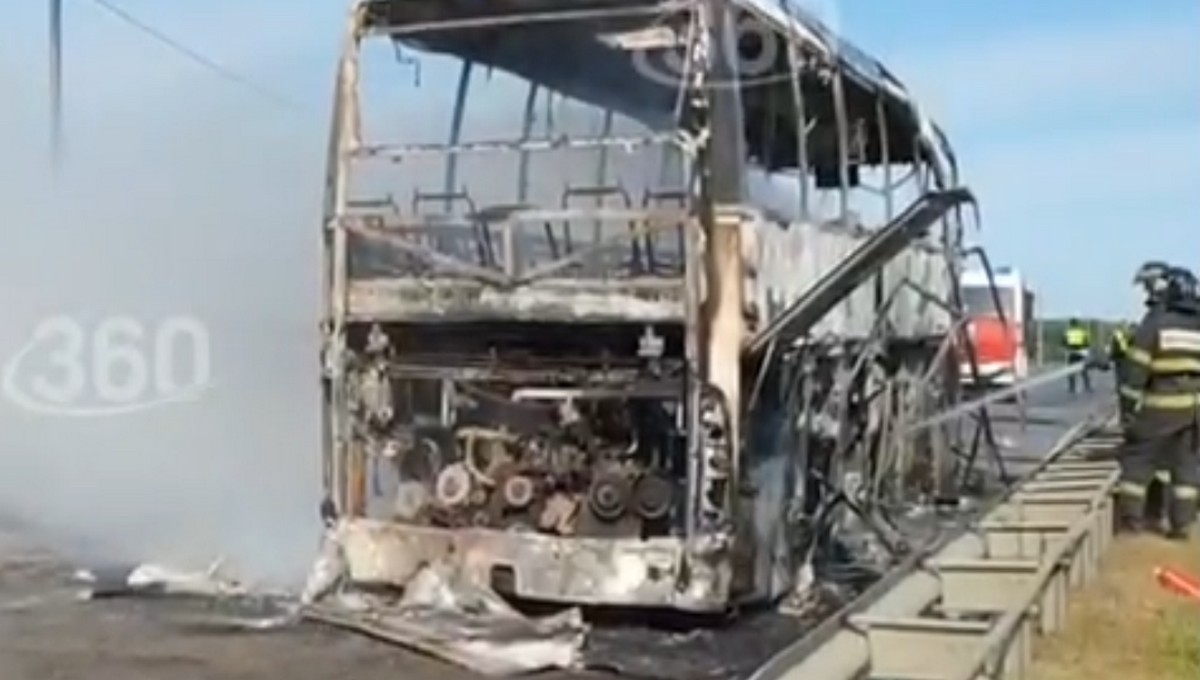 В Подмосковье дотла сгорел пассажирский автобус