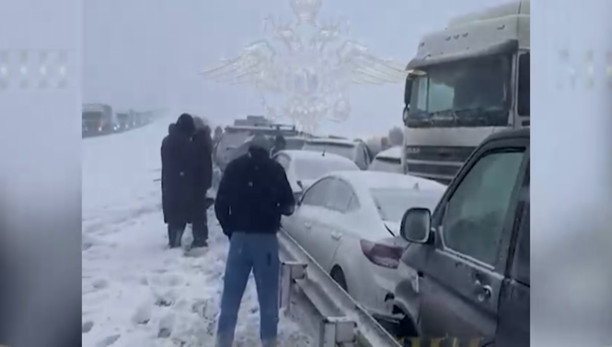 Гигантская массовая авария в Подмосковье перекрыла федеральную трассу