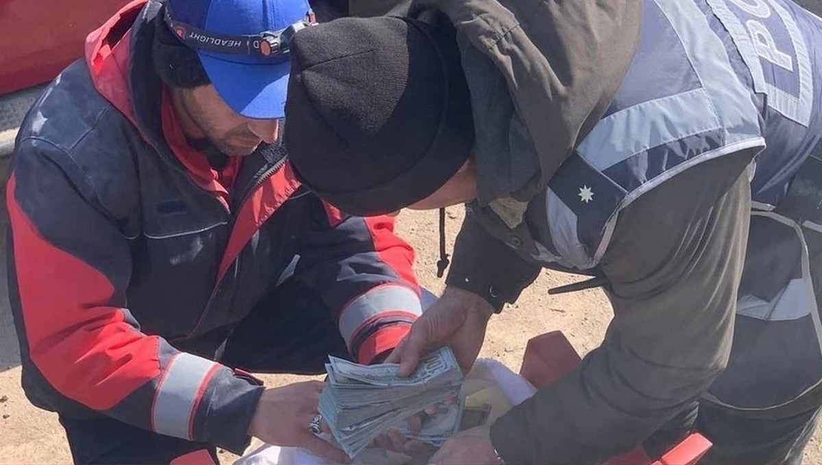 Российские спасатели нашли клад под завалами в Турции
