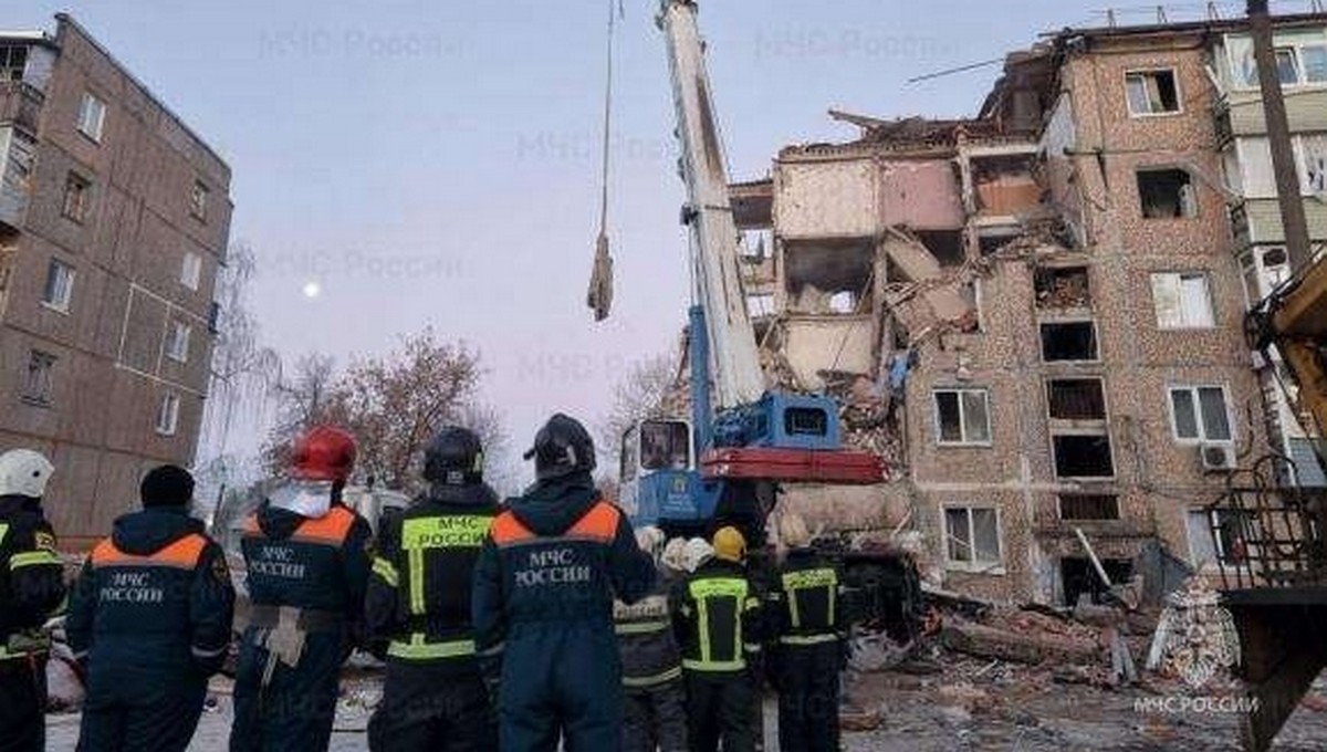 Под Тулой спасатели достали из-под завалов еще три тела, в том числе детское