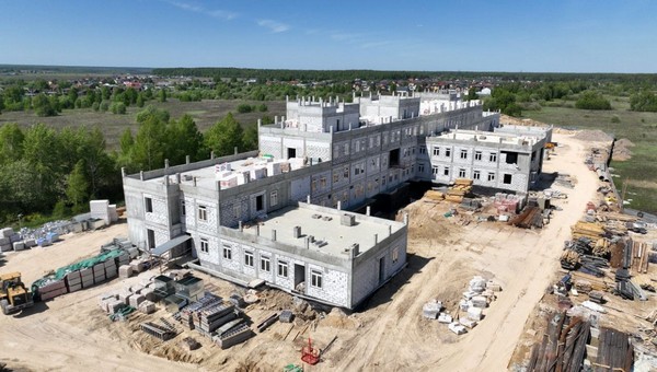 Что происходит на стройплощадке новой поликлиники в Серпухове