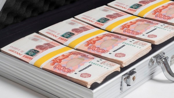 В Россию могли попасть поддельные банкноты на 100 миллионов