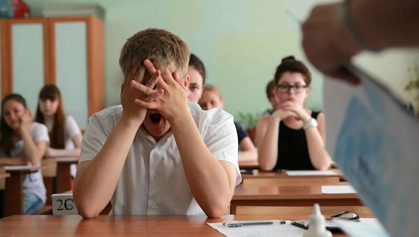В нескольких регионах школьники получили шокирующие оценки за ОГЭ по математике
