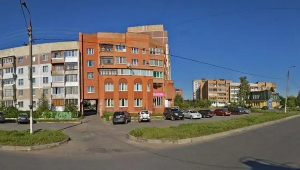 Семилетняя девочка разбила череп у поликлиники в Серпухове