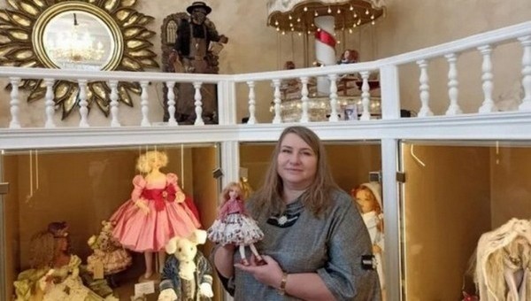 В «Музее кукол и Доме мороженого» в Серпухове появились экспонаты из драгоценных материалов