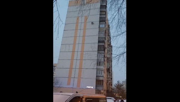 Две девочки упали с крыши 14-этажки в Москве