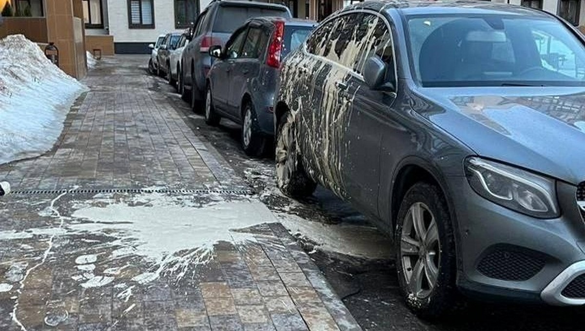 Дворник из Подмосковья совершил, пожалуй, самое неудачное падение в своей жизни