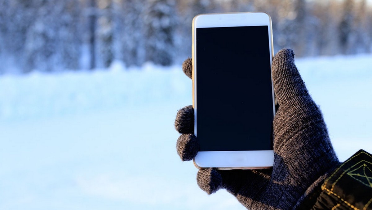 Эксперты дали советы, как не сломать смартфон на холоде