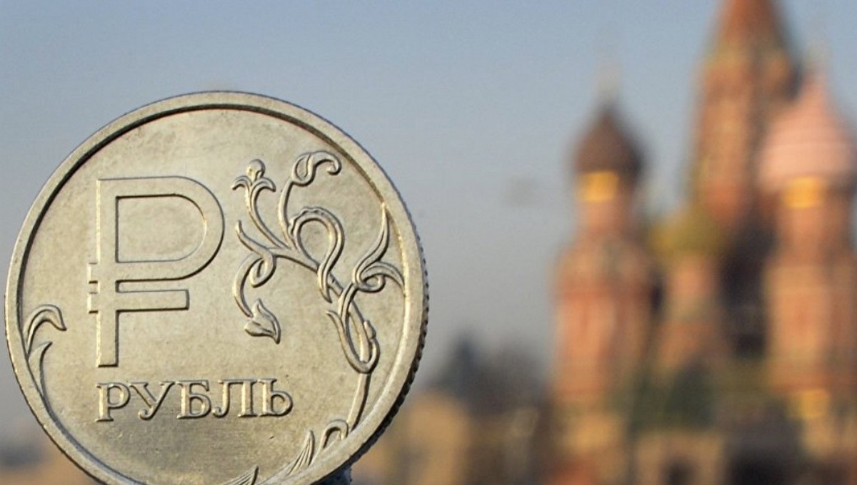 Рублю предрекли «американские горки»