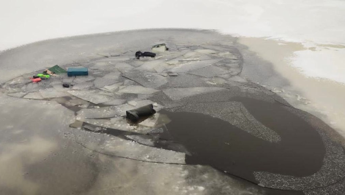 Два рыбака провалились под лёд в Подмосковье