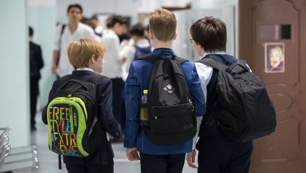 Названа оптимальная масса школьного рюкзака для каждого ребёнка