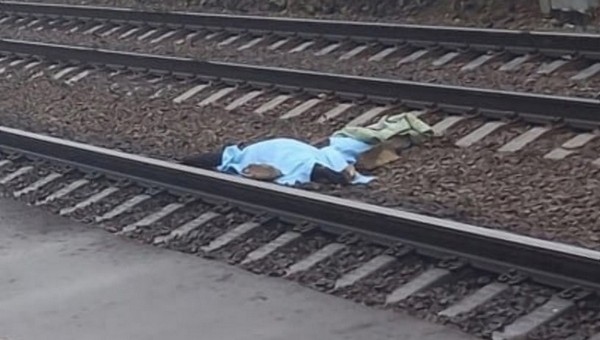 Женщина страшно погибла под поездом в Подмосковье