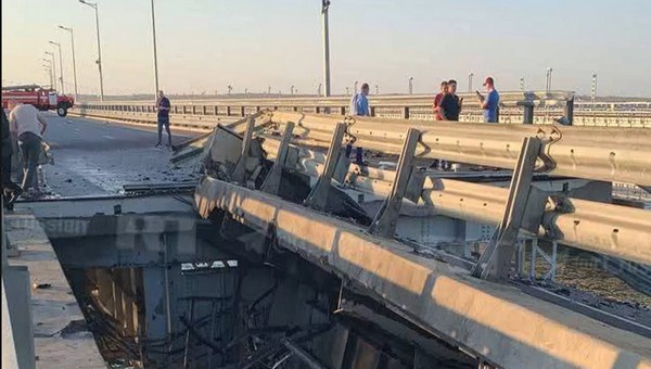Что происходит на Крымском мосту после ЧП