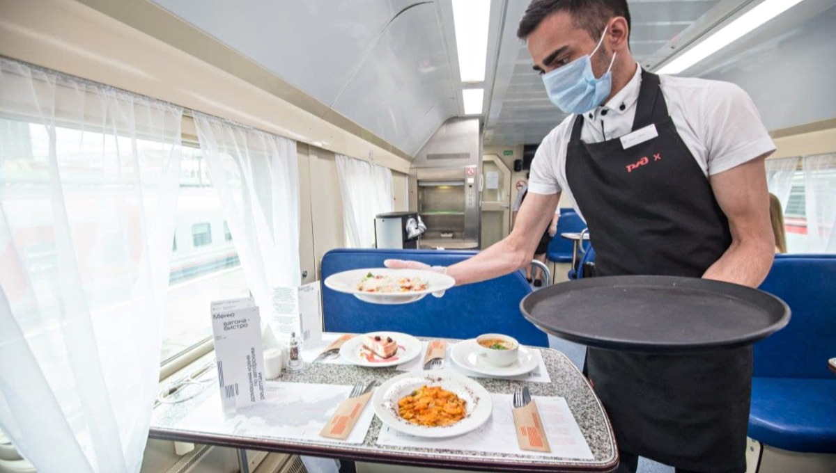 РЖД продолжает внедрять новую концепцию питания в поездах 