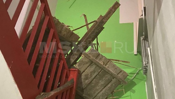 В многоквартирном доме в Московской области рухнул потолок