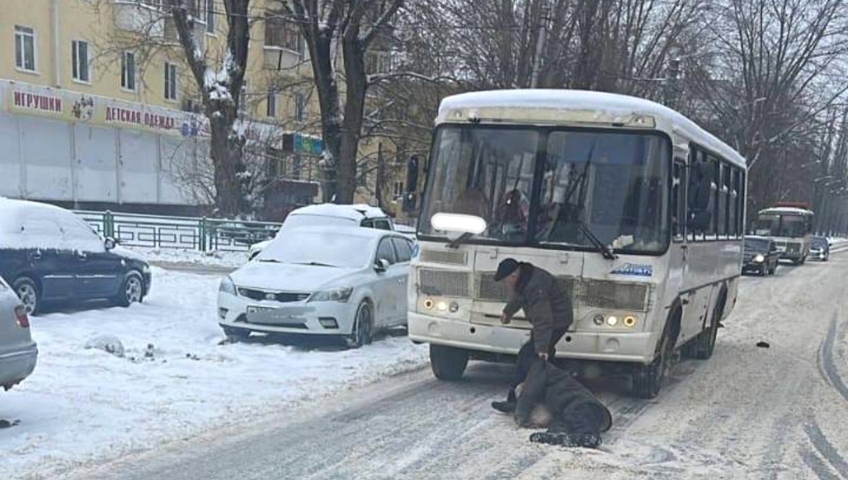 Виновник ДТП повёл себя странно после аварии