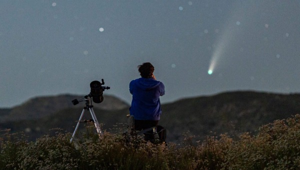 Жители Москвы и Подмосковья увидят очень редкую зелёную комету