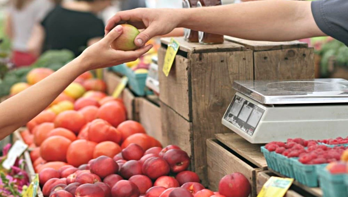 На рынке снижаются цены на ряд овощей и фруктов