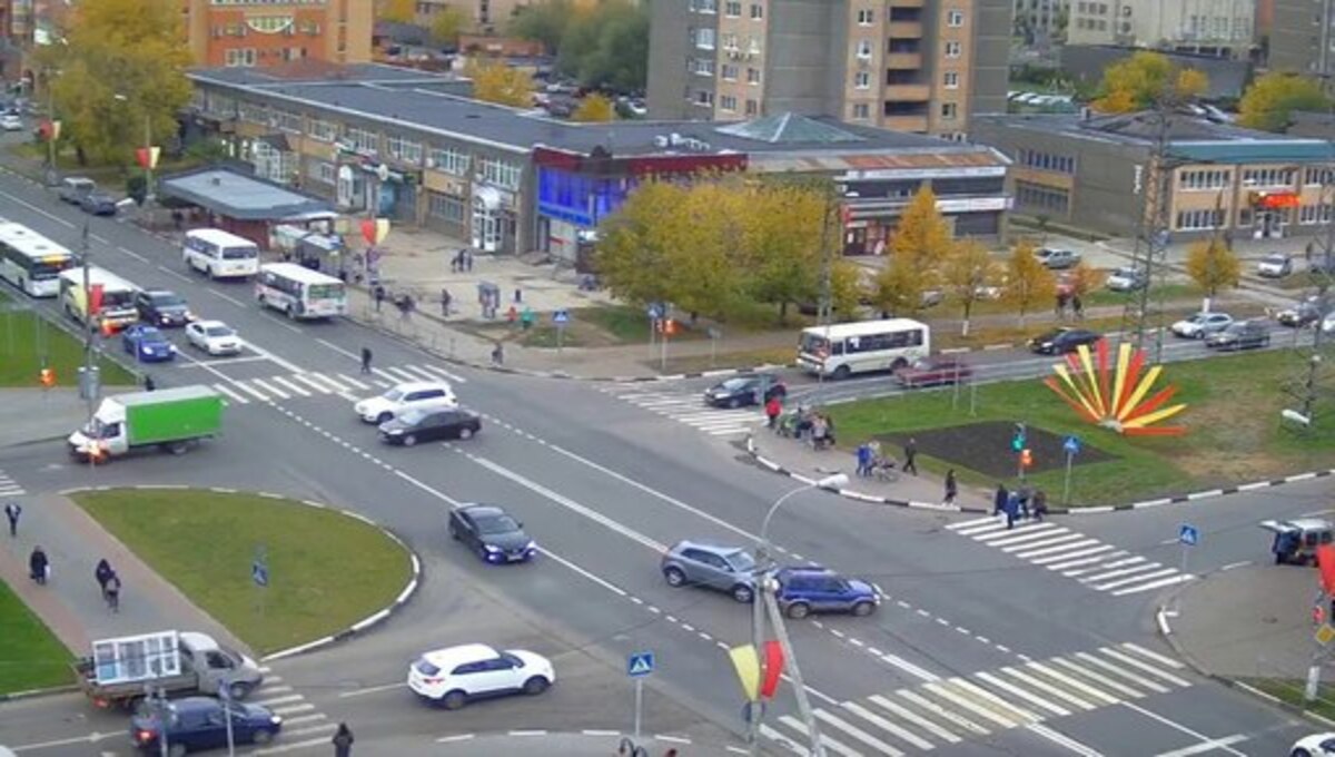 Один из светофоров в Серпухове меняет режим работы