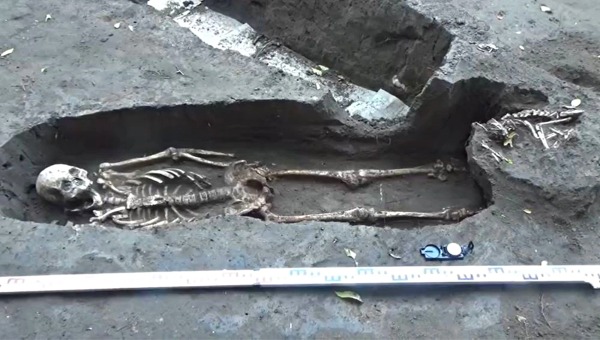 Два скелета в одном захоронении: археологов потрясла находка