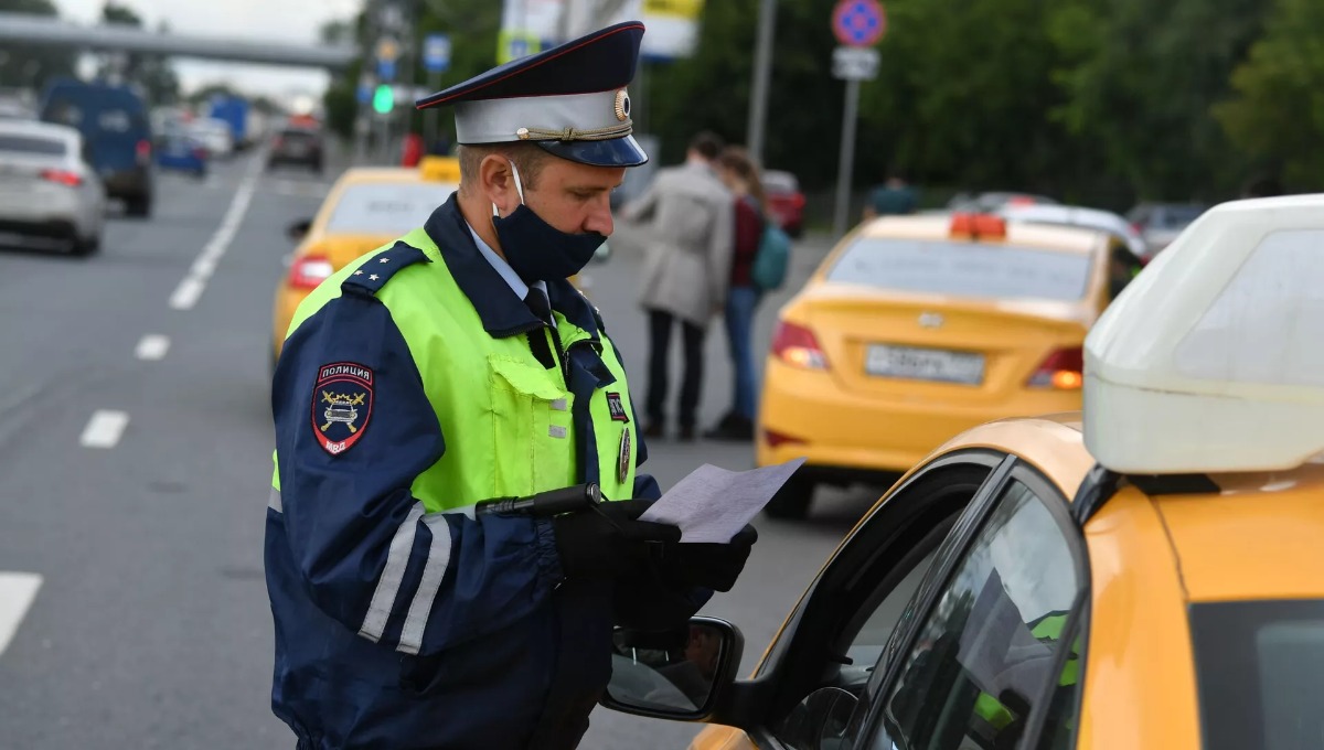 Нелегальные таксисты заполонили столичный регион
