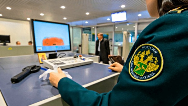 Не слишком изобретательный контрабандист попался в аэропорту Шереметьево