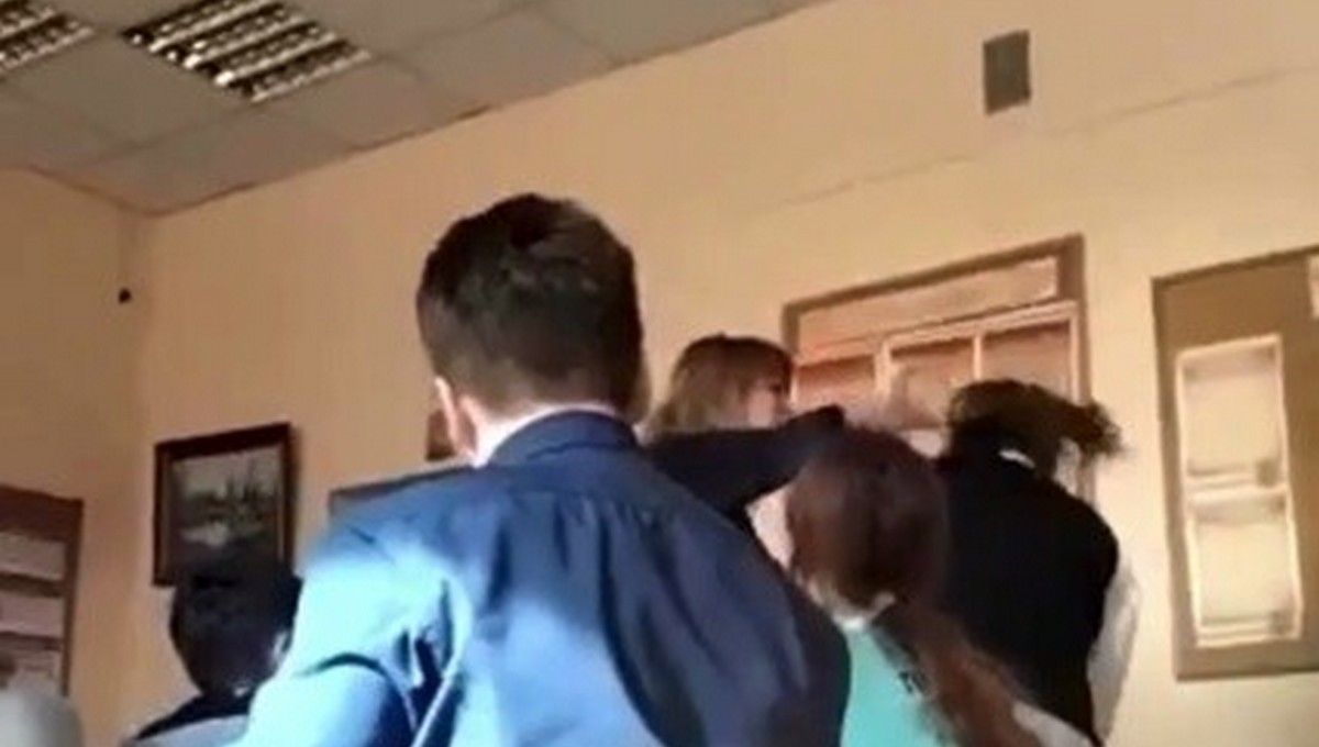 В Подмосковном городе учительница ударила шестиклассницу 