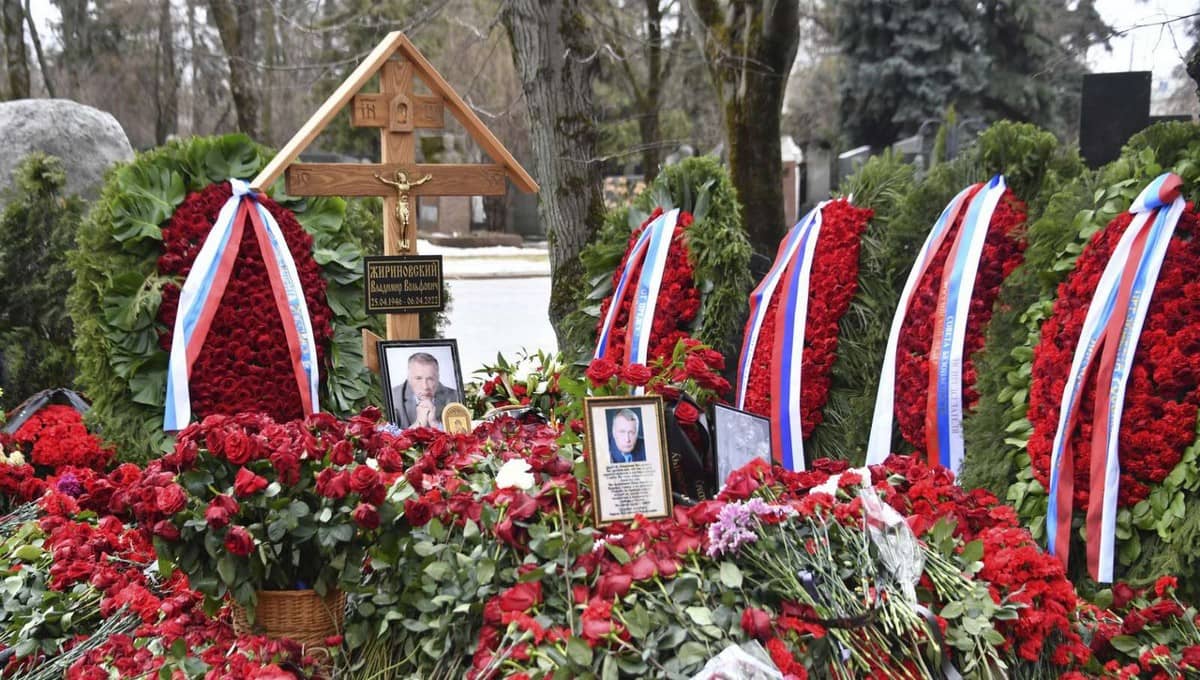 В Москве появится трехметровая скульптура Владимира Жириновского