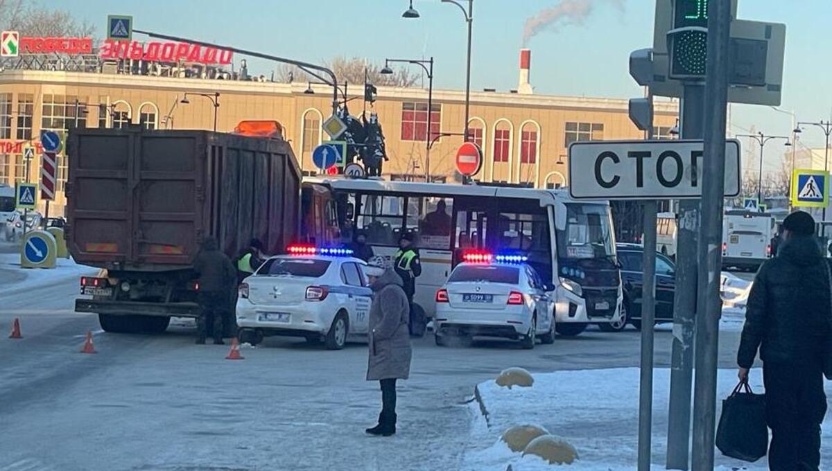 В Серпухове произошло ДТП с рейсовым автобусом