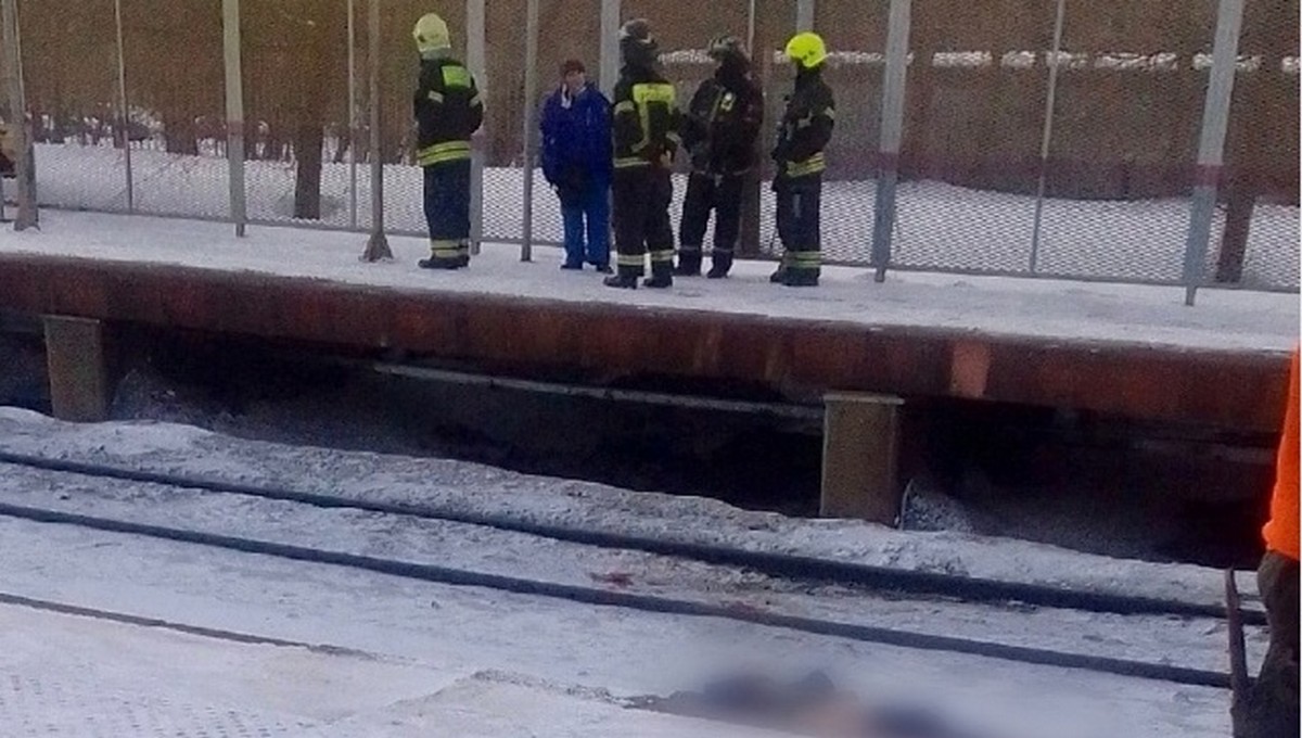 Мужчина в Подмосковье упал с платформы и не успел залезть обратно