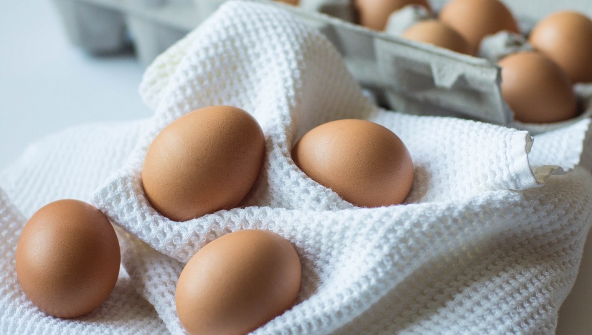 Подготовка к «Оливье»: как варить яйца так, чтобы они не трескались и легко чистились