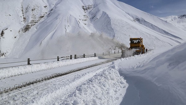 Снежный апокалипсис произошёл на грузино-российской границе