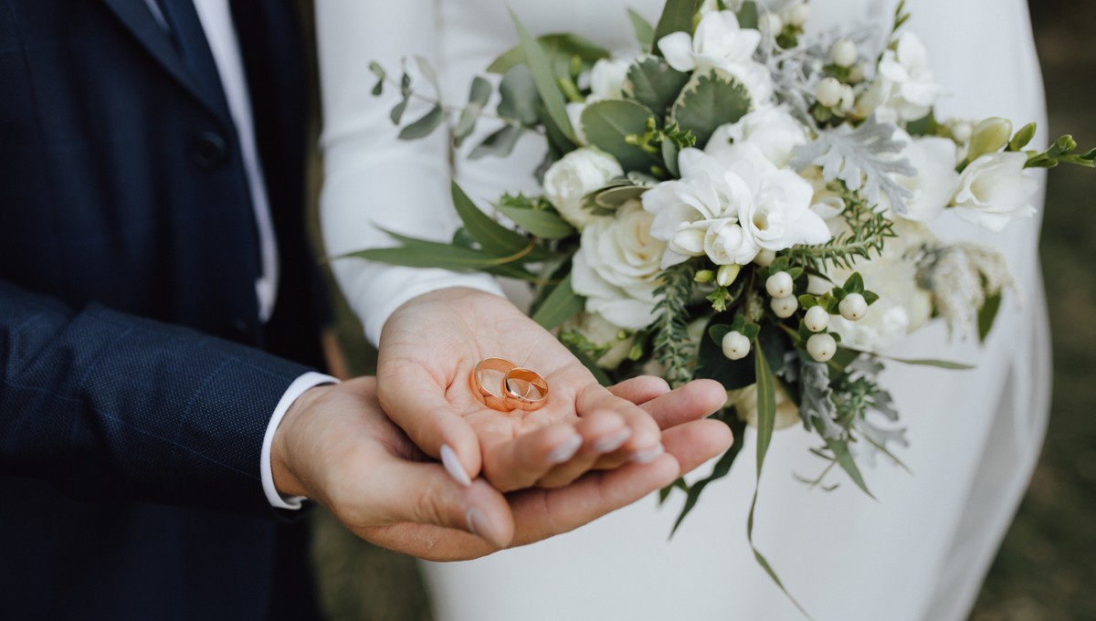 Богатый брак на долгие годы: эзотерик назвала будущим молодожёнам лучшие даты свадеб в 2024 году 