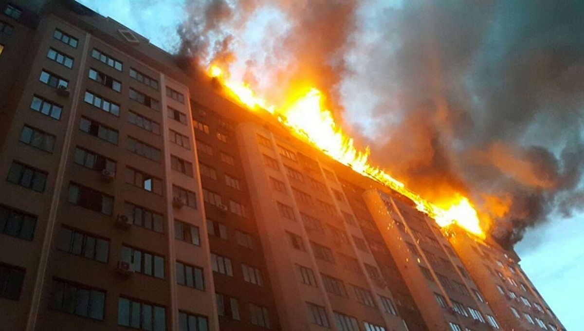 Двое погибших детей: в Москве украшение дома китайской гирляндой привело к страшной трагедии