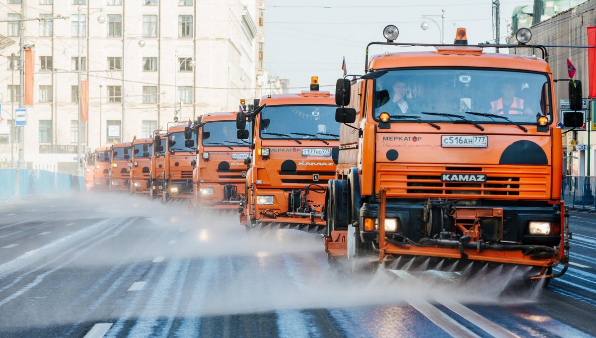 Со следующего года уборкой Москвы займутся электрокары