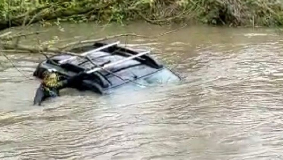 Женщина утонула в реке в Тульской области вместе с машиной