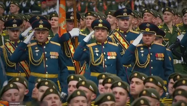 Курсанты серпуховского филиала академии РВСН прошли по Красной площади с новым начальником