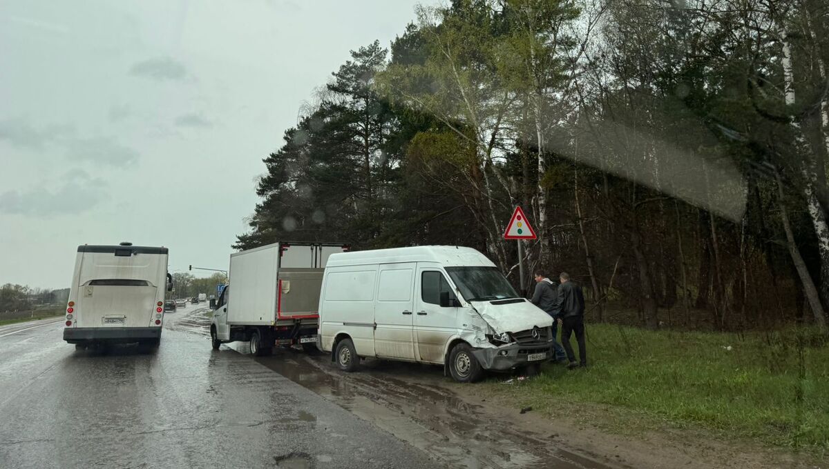 В пригороде Серпухова микроавтобус развернуло на 360 градусов после ДТП