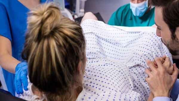 Женщина с аномалией детородного органа родила в Подмосковье