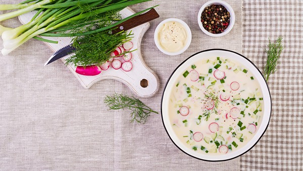 Замените колбасу в окрошке на это – новый вкус блюда вас приятно удивит