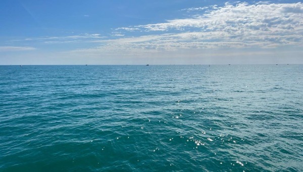 На этих российских курортах уже можно купаться — море согрелось