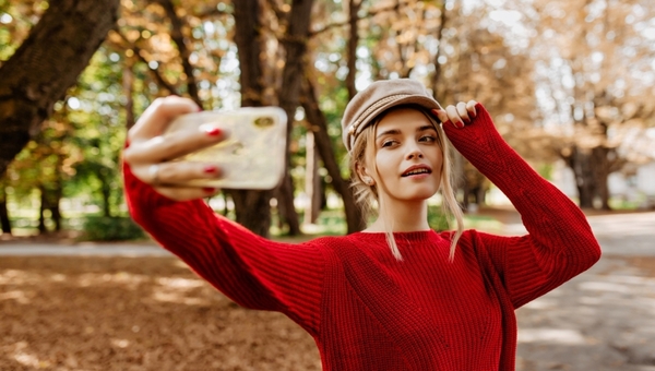 В России резко вырос спрос на смартфоны с ИИ